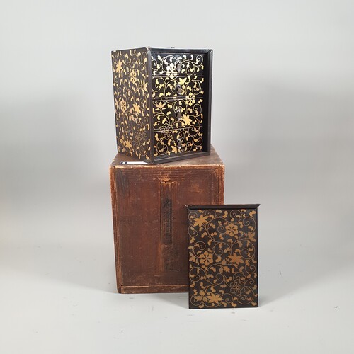Japanese lacquered wood jewelry box 19th century