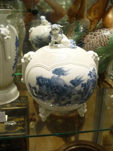 Japanese porcelaiin vase. Hirado, meiji period