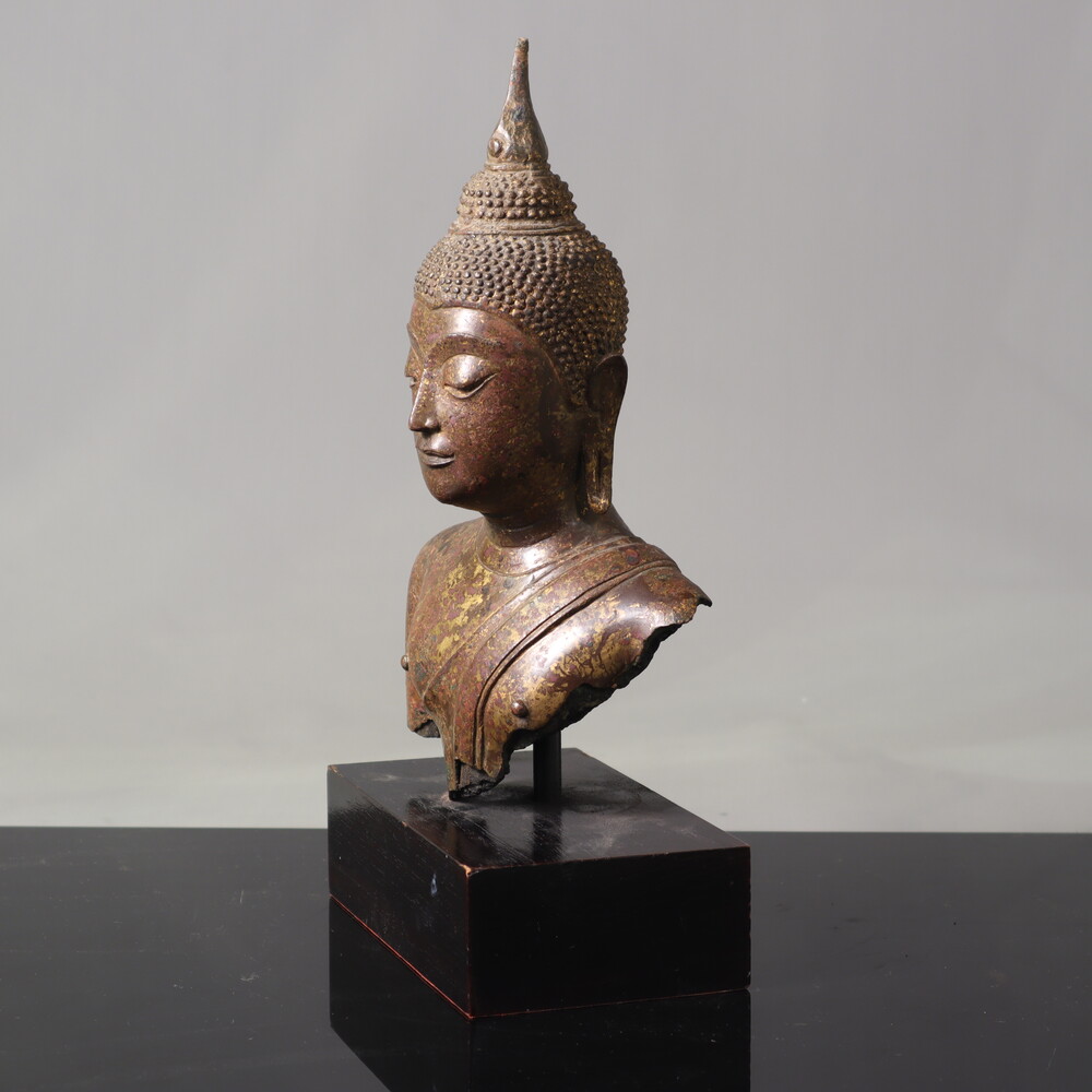 17th C. Bronze buste thailand buddha