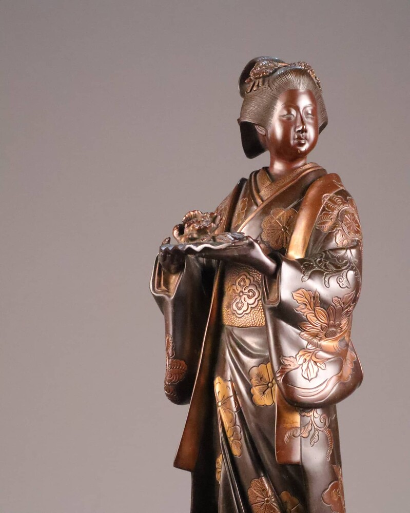 Large 19th century Japanese bronze sculpture of a Geisha. Signed