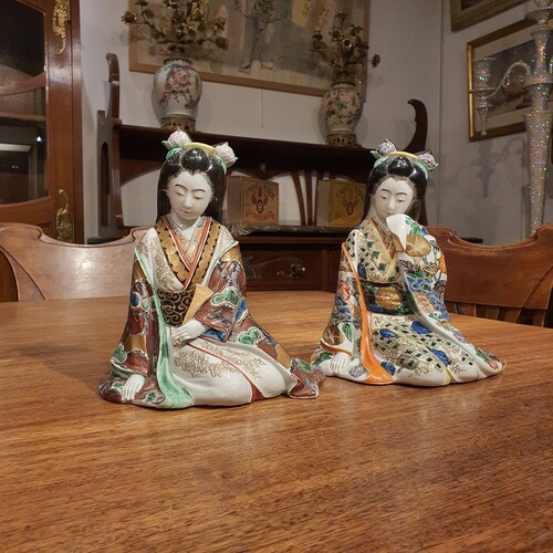 Pair of 19th century porcelain figure of gaishas 